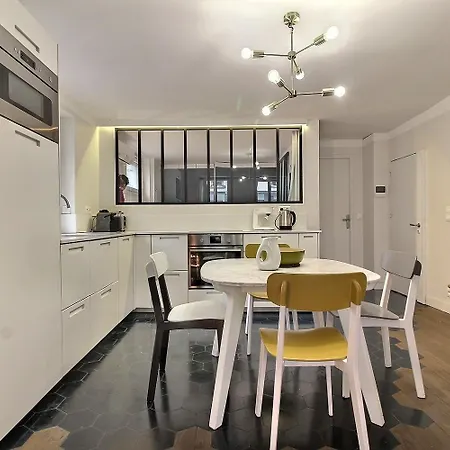 Parisian L Montorgueil